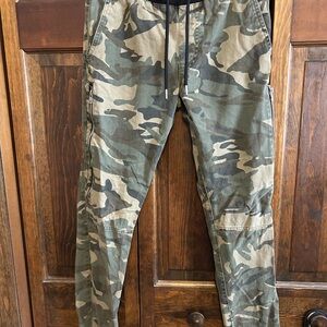 Forever 21 Men's Green Camouflage Cargo Pants